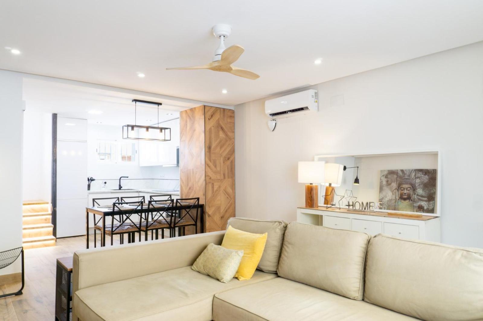 Acogedora Casa Junto Al Mar ,Cerca Del Centro Urbano Apartment Malaga Ngoại thất bức ảnh